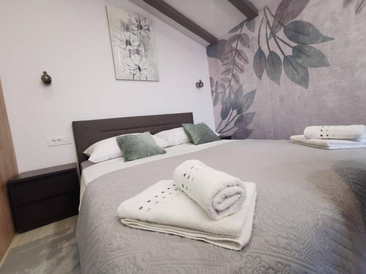 New Nikolina 4 Star Appartement Mali Lošinj Buitenkant foto
