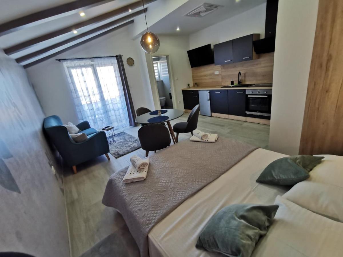 New Nikolina 4 Star Appartement Mali Lošinj Buitenkant foto